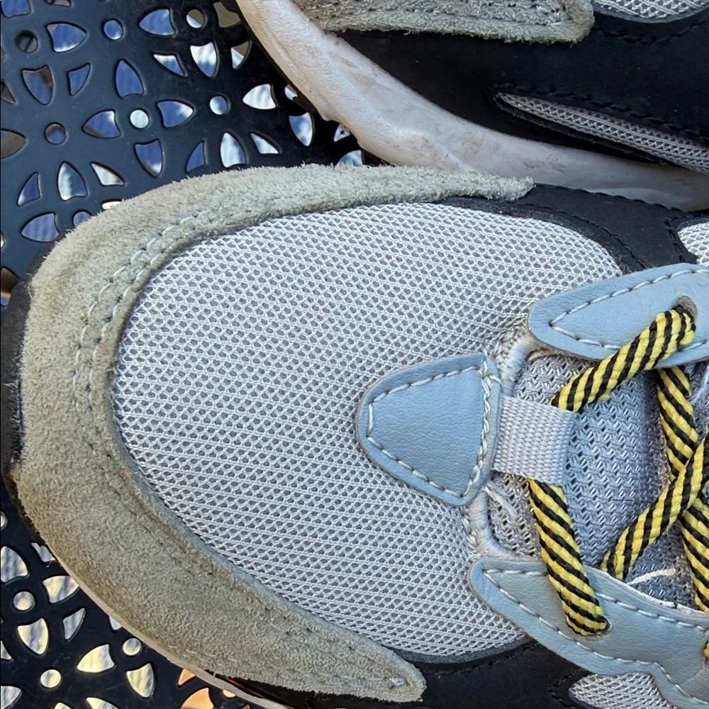 Fila Black and Gray Sneakers with Yellow Accents - Picture 7 of 11